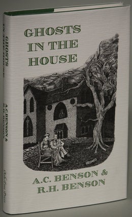 Item #13566 GHOSTS IN THE HOUSE. Introduction by Hugh Lamb. Benson