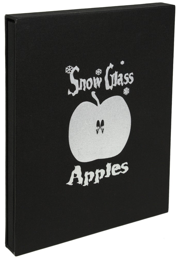 Item #21237 SNOW GLASS APPLES: A PLAY FOR VOICES. Neil Gaiman.